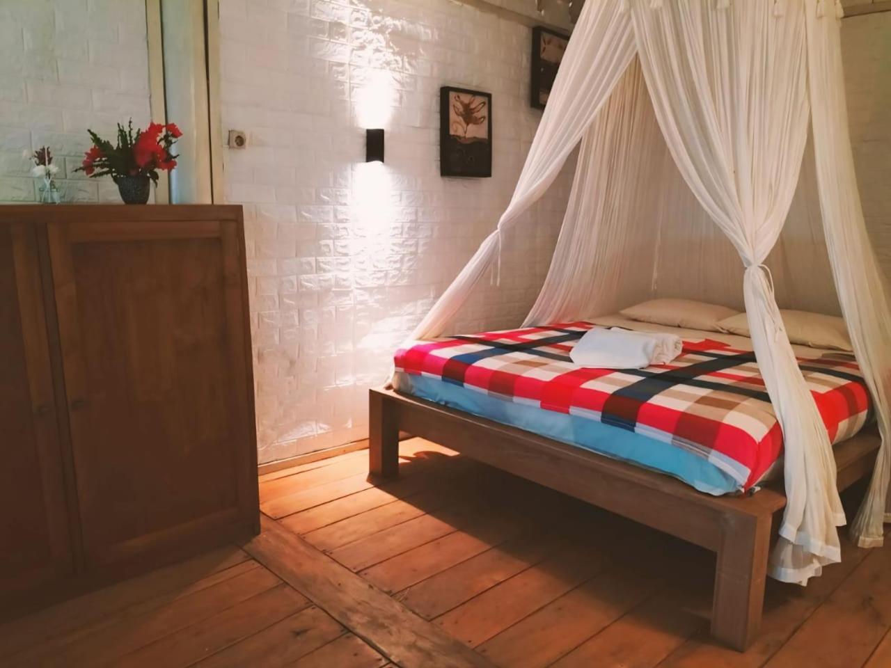 Yut'S Inn Flower Paradise Gili Gede Exterior foto